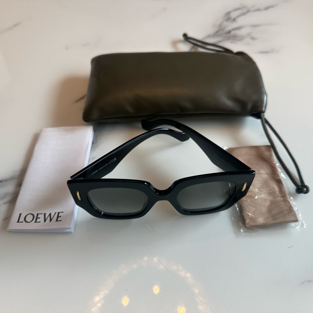 NEW LOEWE  LW40129U 
Anagram 50MM Geometric Sunglasses